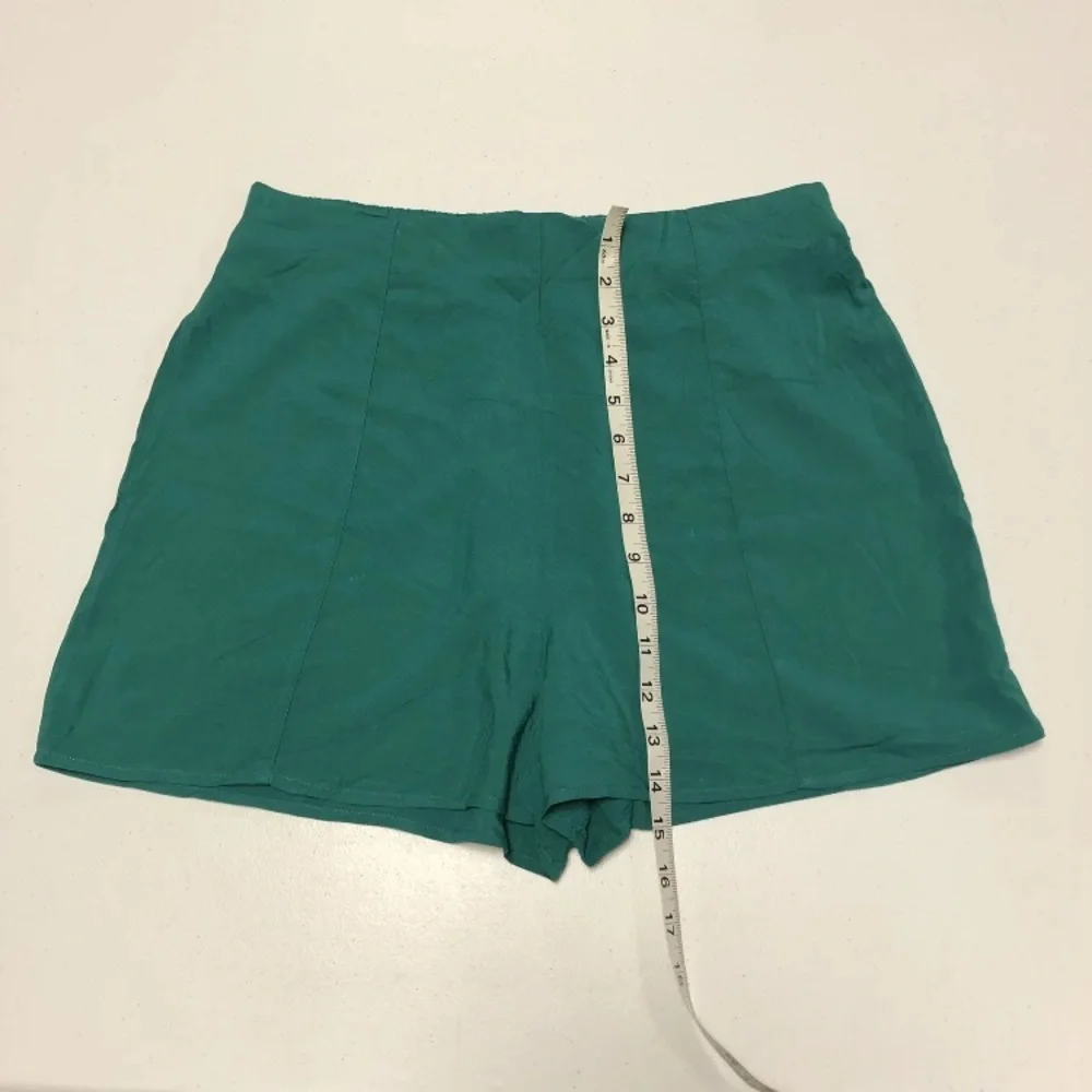 NWT SOCIETY + STITCH Women’s Emerald Green Solid Woven Shorts (see Descriptions)